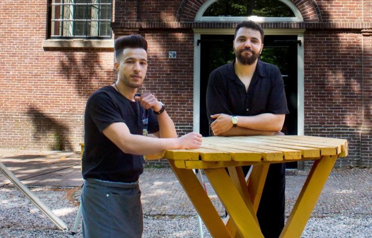 Lees meer over het artikel Ali en Abdul in de Nieuwsbode