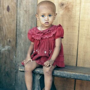 Meisje in de Kampong